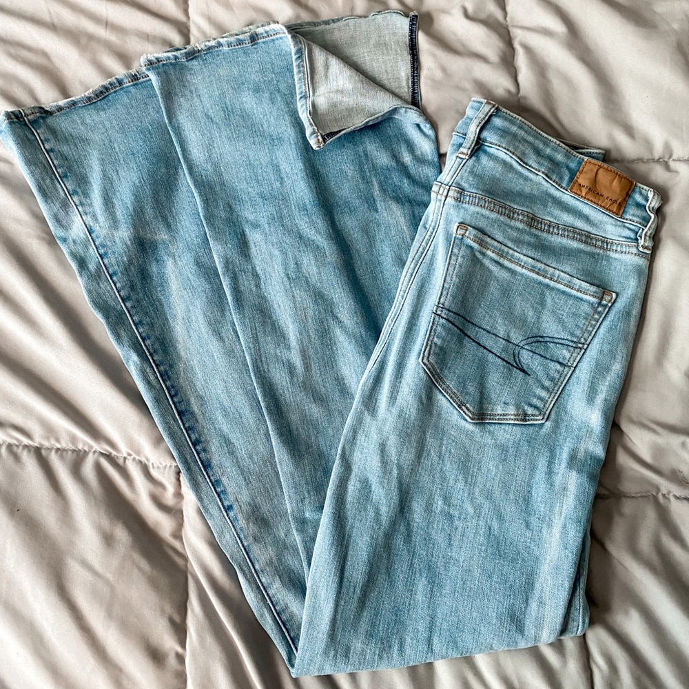 AMERICAN EAGLE FLARE JEANS